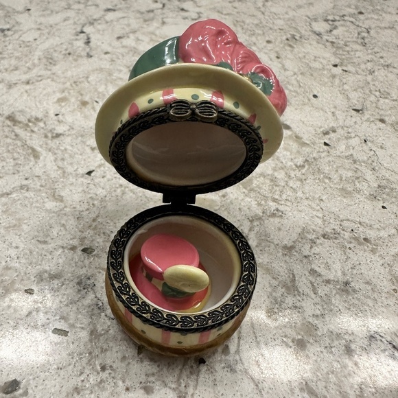 Vintage Porcelain Hat  trinket jewelry box with mini‎ hat inside - Picture 7 of 9